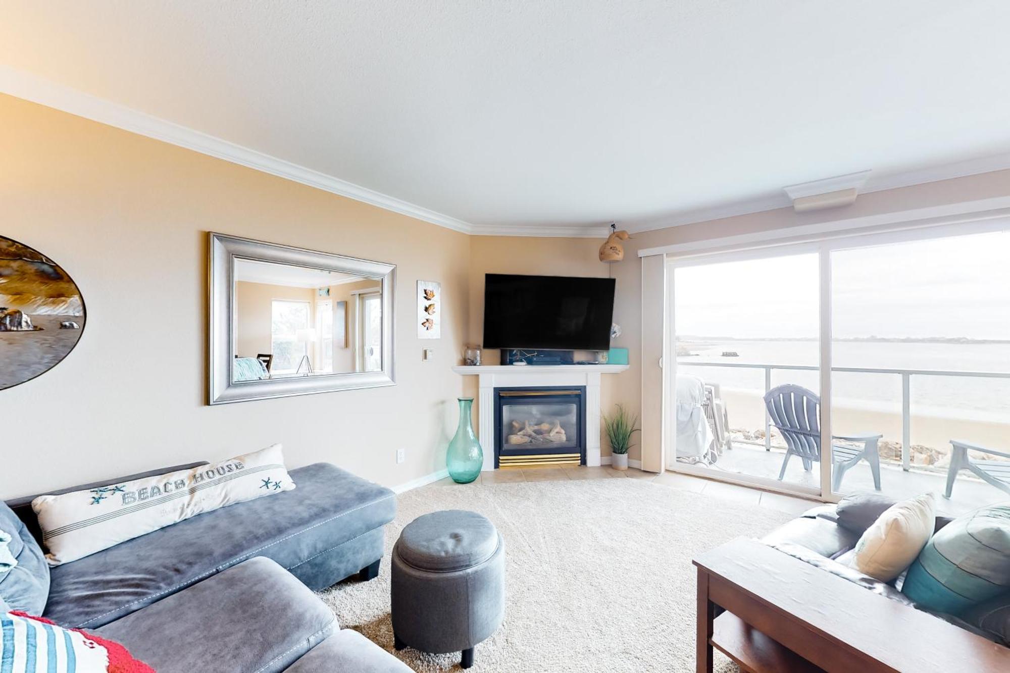 Waters Edge Apartment Salishan Beach Стая снимка