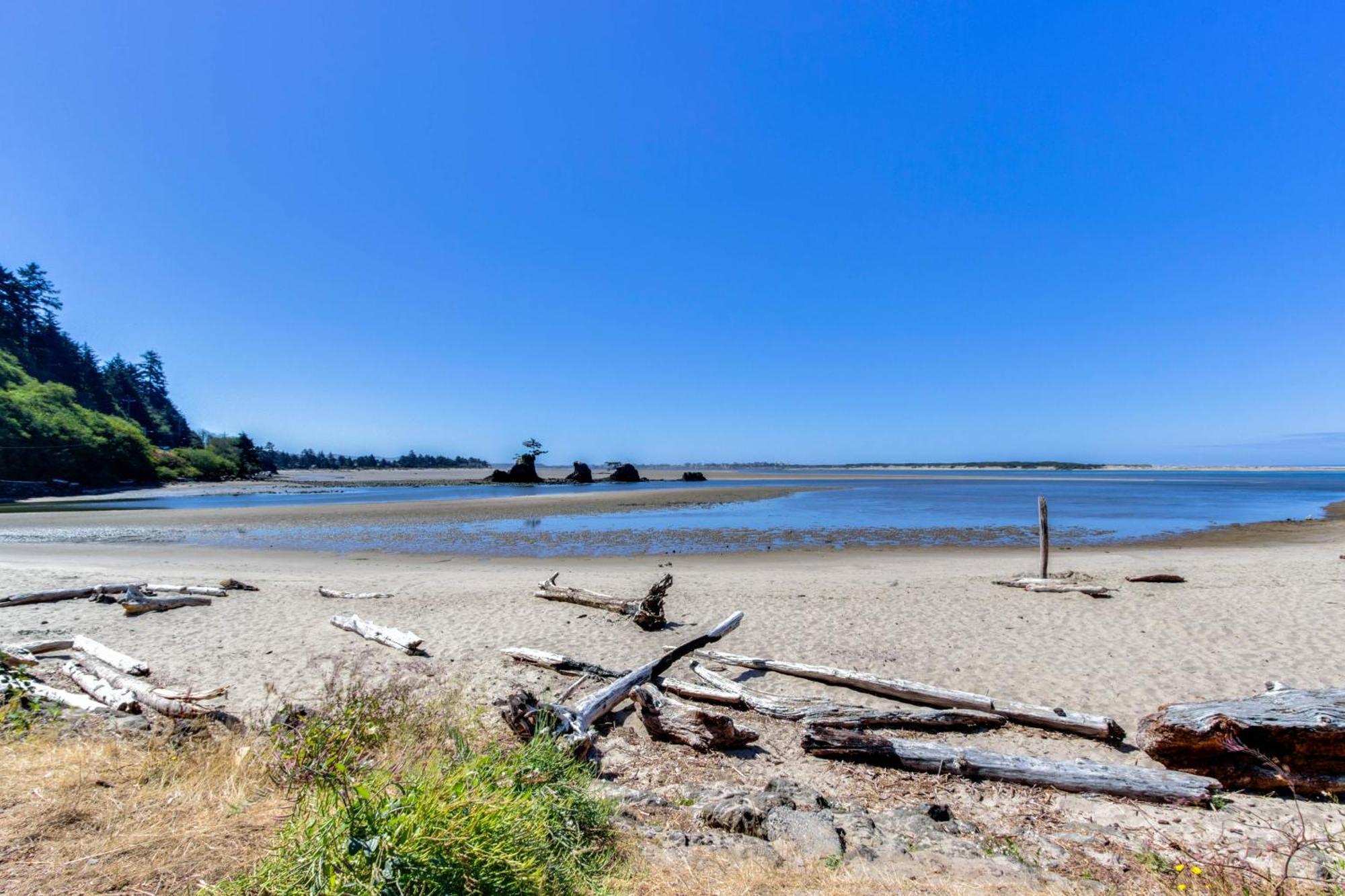 Waters Edge Apartment Salishan Beach Стая снимка